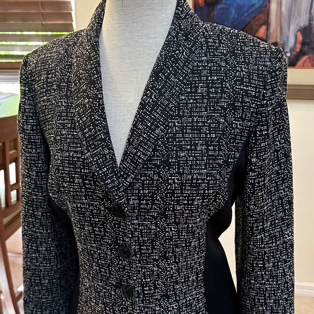Tahari ASL Women's Black/White 2 PC Skirt Suit Size 14P - Picture 7 of 14